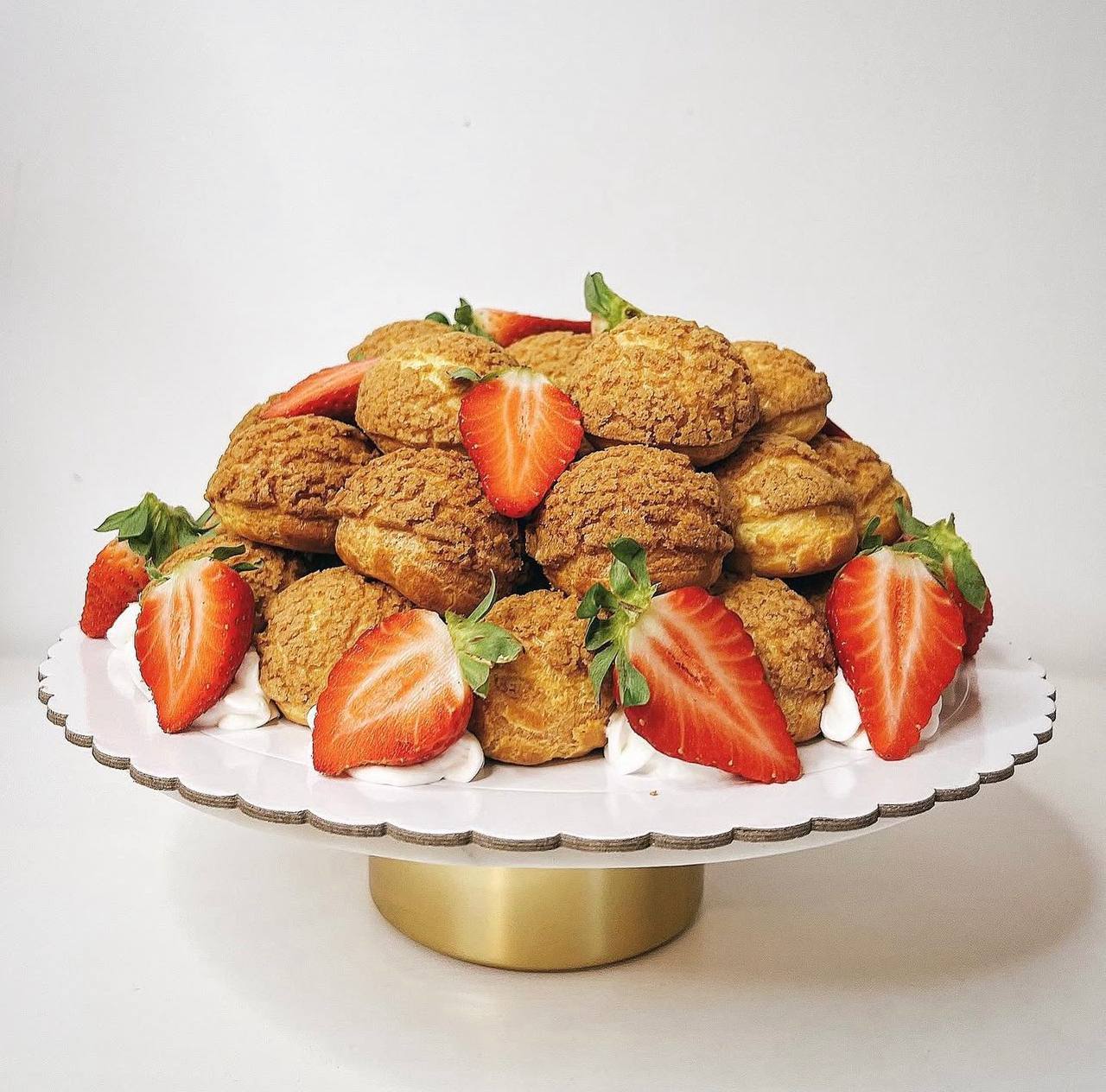 Tarta Profiteroles de Crema Pastelera